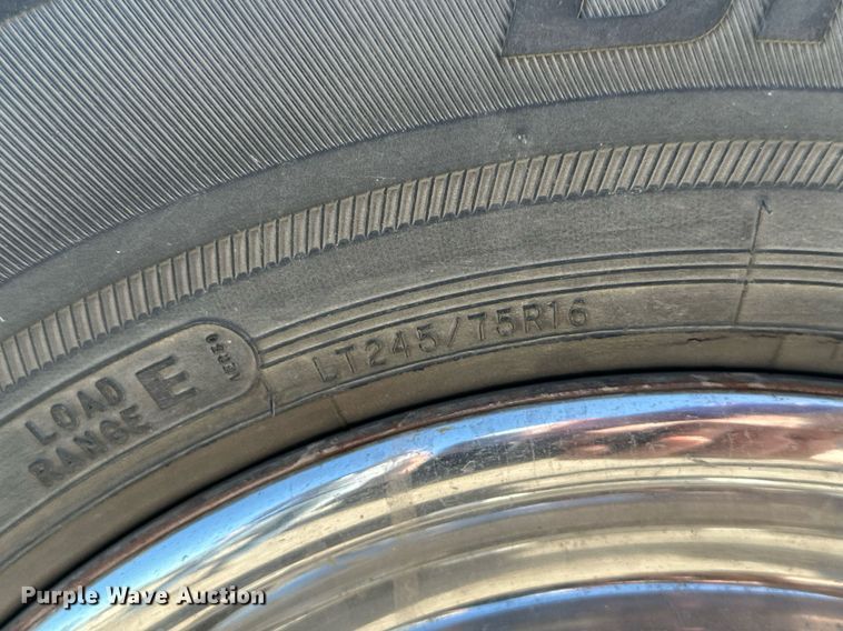 image for item NP9655 2000 Ford F350 Super Duty  flatbed pickup truck