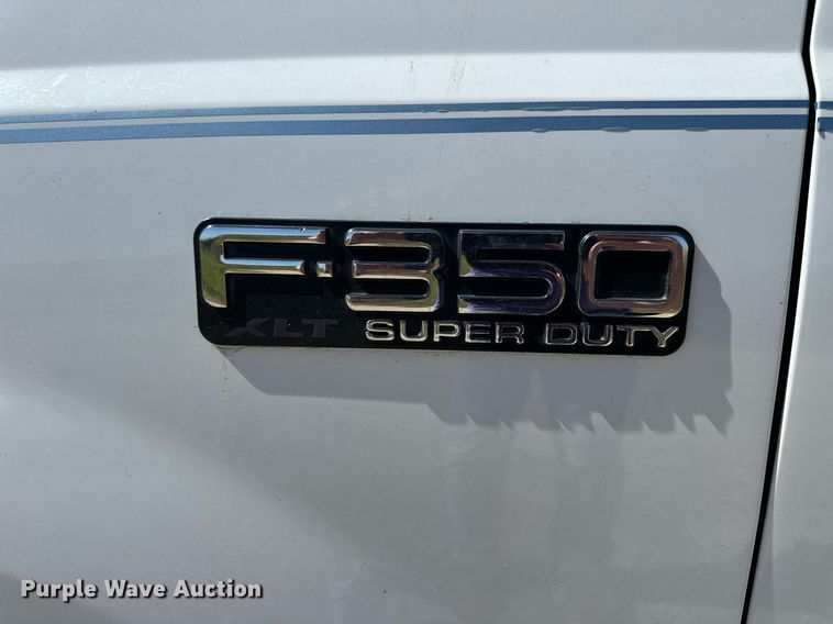 image for item NP9655 2000 Ford F350 Super Duty  flatbed pickup truck