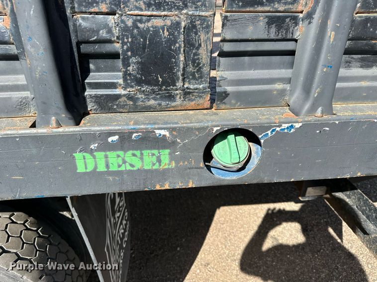 image for item NP9661 2012 Ford F550  flatbed truck