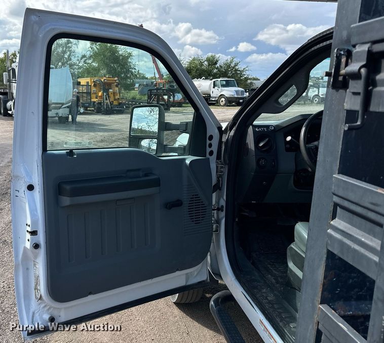 image for item NP9661 2012 Ford F550  flatbed truck