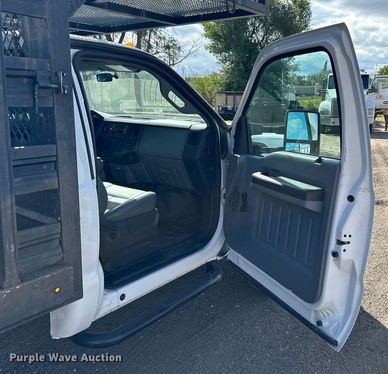 image for item NP9661 2012 Ford F550  flatbed truck