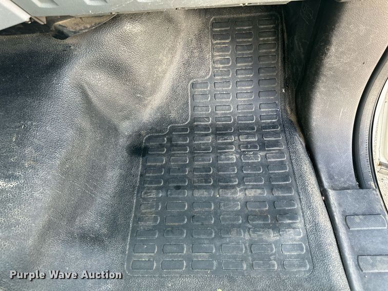 image for item NP9661 2012 Ford F550  flatbed truck