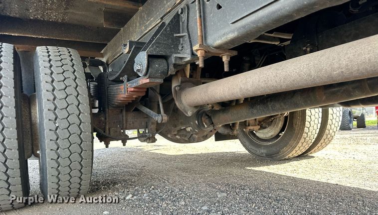 image for item NP9661 2012 Ford F550  flatbed truck