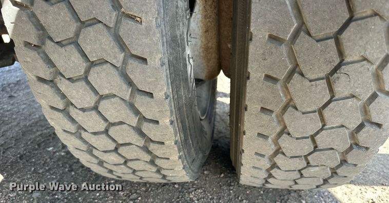 image for item NP9661 2012 Ford F550  flatbed truck