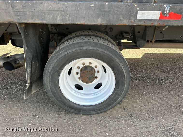 image for item NP9661 2012 Ford F550  flatbed truck