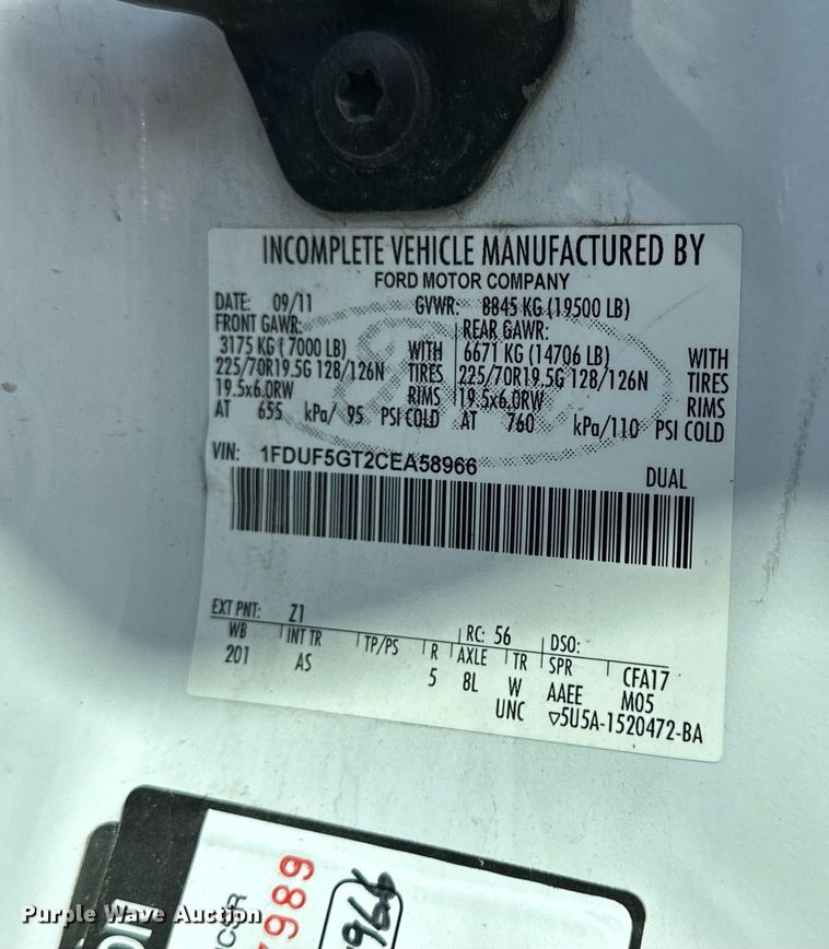 image for item NP9661 2012 Ford F550  flatbed truck