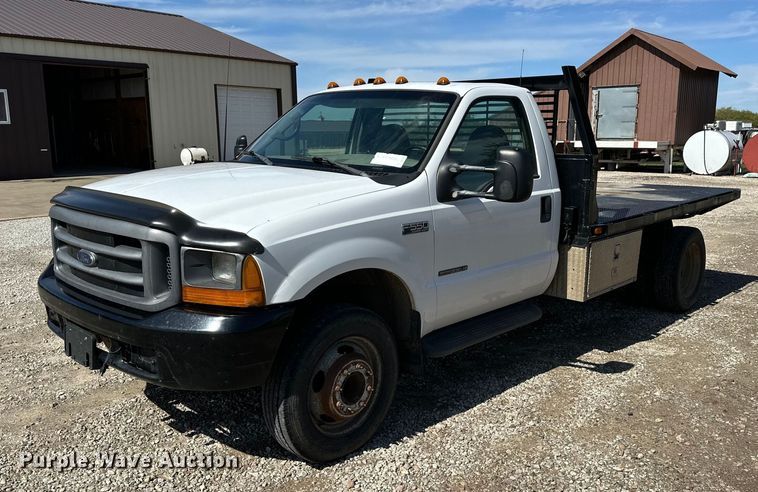 image for item NP9698 1999 Ford F550  flatbed truck
