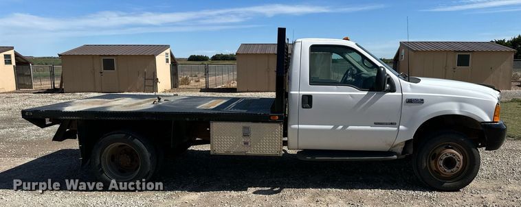 image for item NP9698 1999 Ford F550  flatbed truck