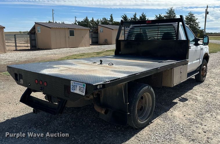 image for item NP9698 1999 Ford F550  flatbed truck