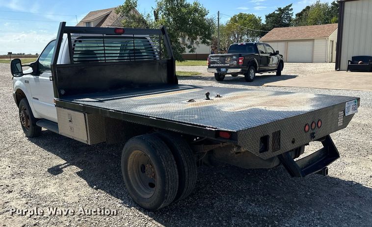 image for item NP9698 1999 Ford F550  flatbed truck