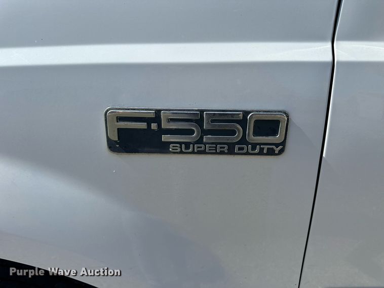 image for item NP9698 1999 Ford F550  flatbed truck