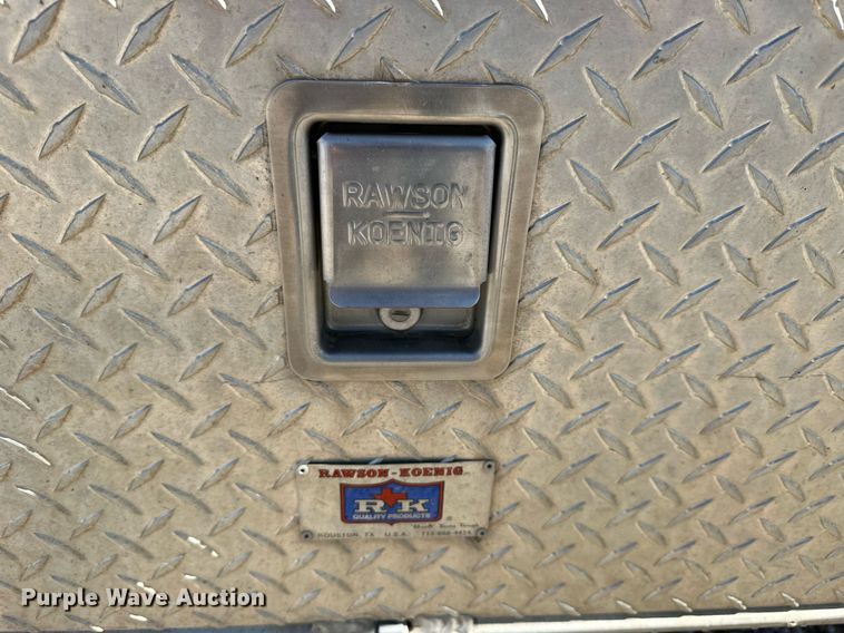 image for item NP9698 1999 Ford F550  flatbed truck