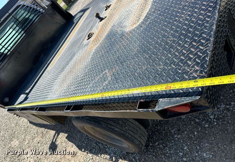 image for item NP9698 1999 Ford F550  flatbed truck