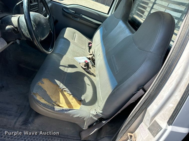 image for item NP9698 1999 Ford F550  flatbed truck