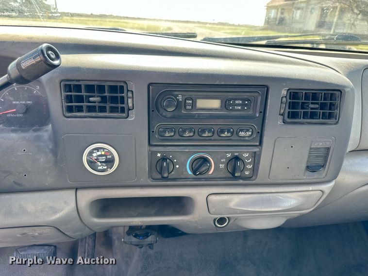 image for item NP9698 1999 Ford F550  flatbed truck