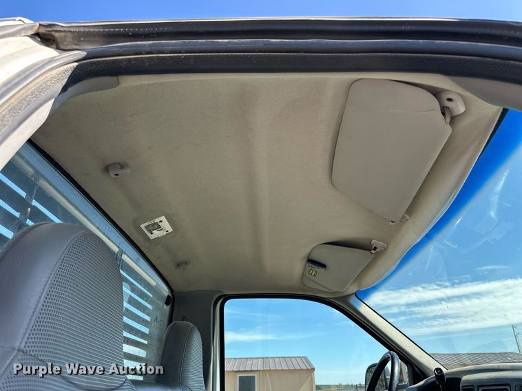 image for item NP9698 1999 Ford F550  flatbed truck