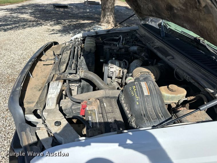 image for item NP9698 1999 Ford F550  flatbed truck