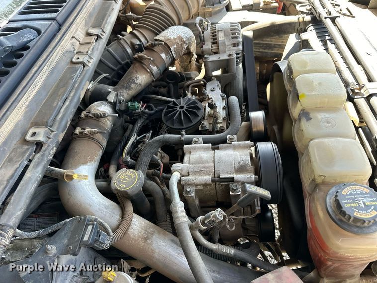 image for item NP9698 1999 Ford F550  flatbed truck