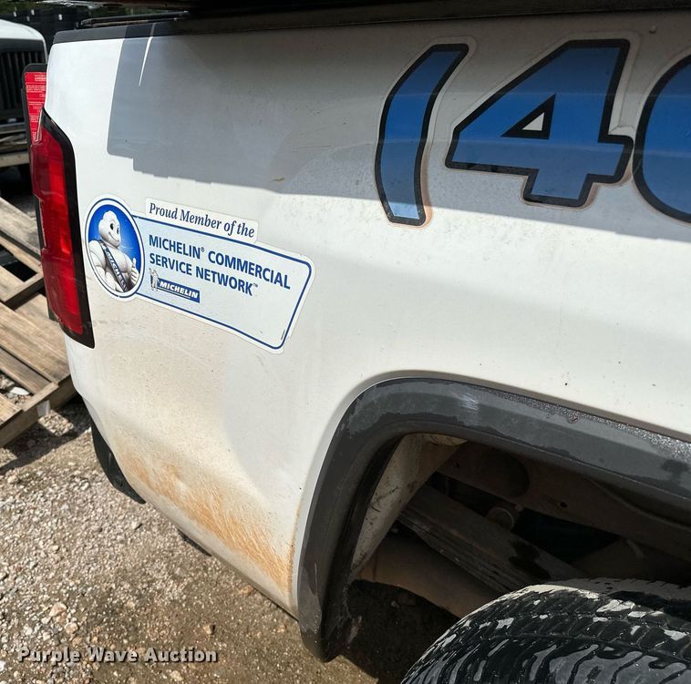 image for item NQ9313 2015 GMC Sierra 2500HD  Double Cab pickup truck