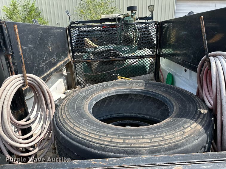 image for item NQ9313 2015 GMC Sierra 2500HD  Double Cab pickup truck