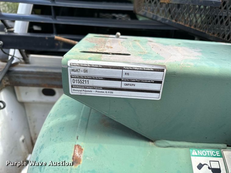 image for item NQ9313 2015 GMC Sierra 2500HD  Double Cab pickup truck