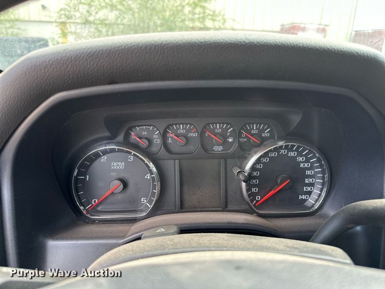 image for item NQ9313 2015 GMC Sierra 2500HD  Double Cab pickup truck