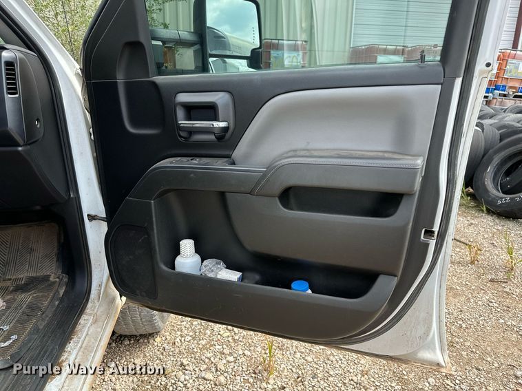 image for item NQ9313 2015 GMC Sierra 2500HD  Double Cab pickup truck