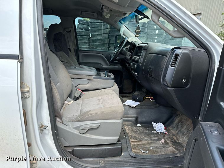 image for item NQ9313 2015 GMC Sierra 2500HD  Double Cab pickup truck