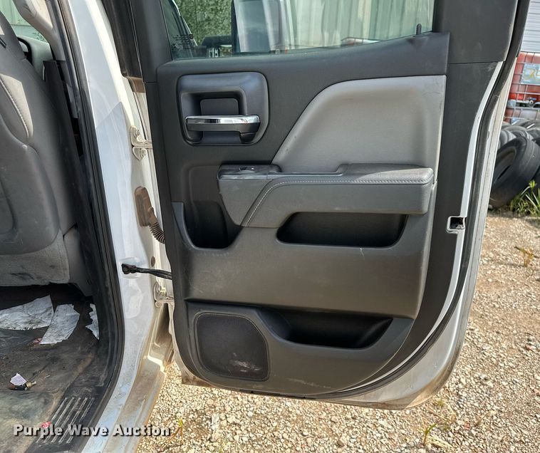 image for item NQ9313 2015 GMC Sierra 2500HD  Double Cab pickup truck