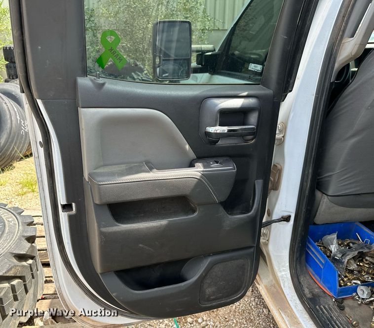 image for item NQ9313 2015 GMC Sierra 2500HD  Double Cab pickup truck