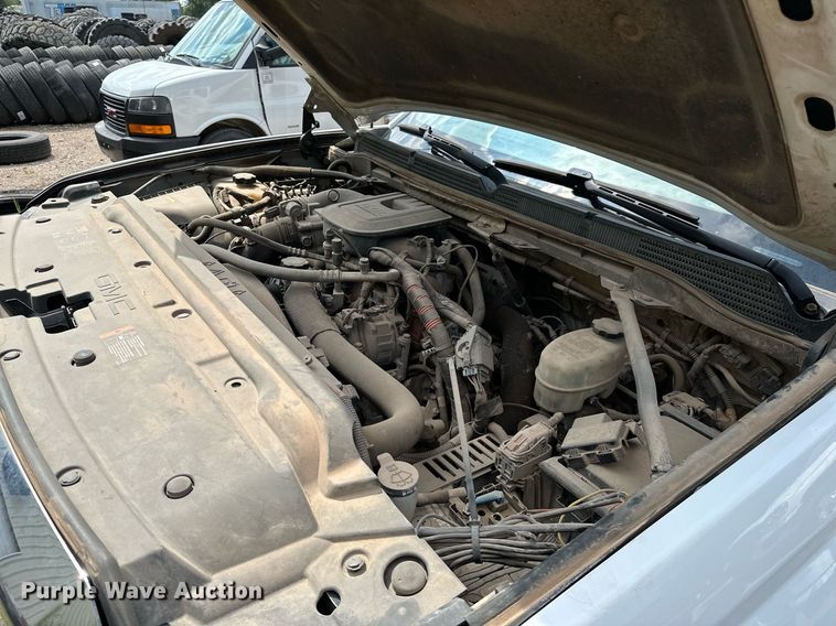 image for item NQ9313 2015 GMC Sierra 2500HD  Double Cab pickup truck