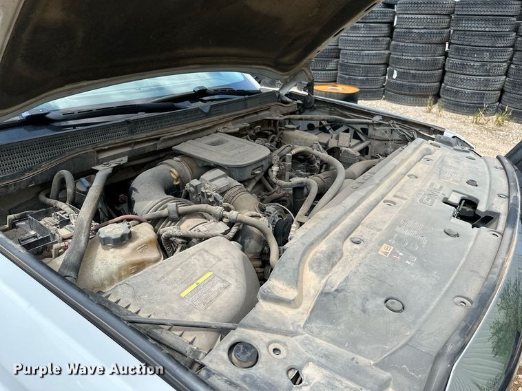 image for item NQ9313 2015 GMC Sierra 2500HD  Double Cab pickup truck