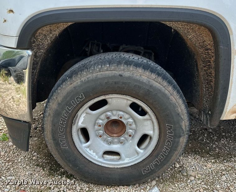 image for item NQ9313 2015 GMC Sierra 2500HD  Double Cab pickup truck