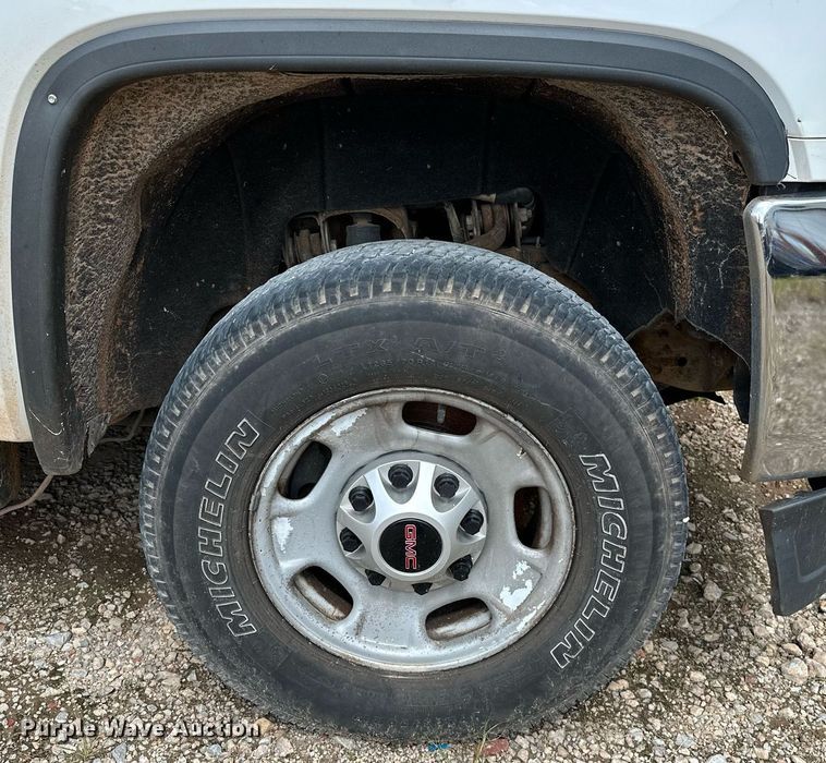 image for item NQ9313 2015 GMC Sierra 2500HD  Double Cab pickup truck