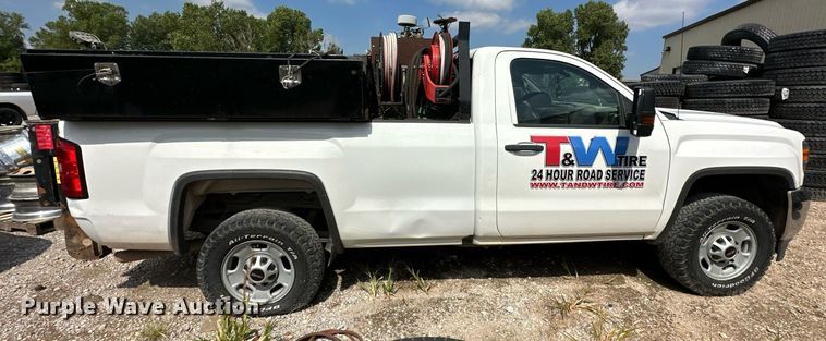 image for item NQ9314 2017 GMC Sierra 2500HD  pickup truck