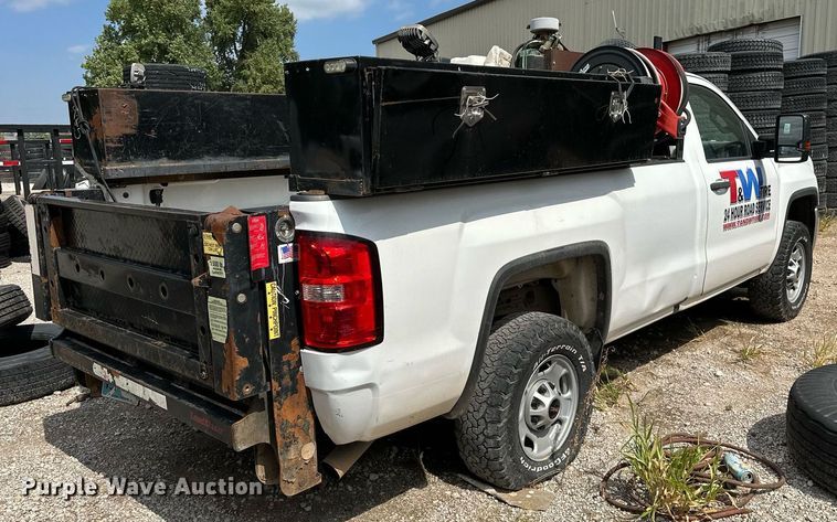 image for item NQ9314 2017 GMC Sierra 2500HD  pickup truck