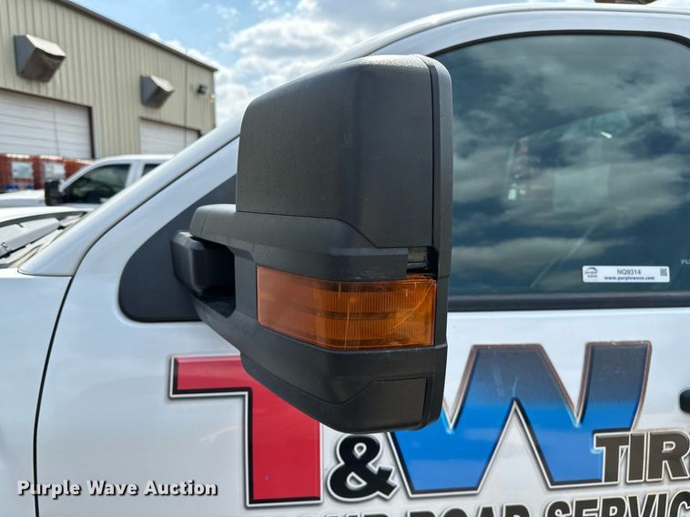 image for item NQ9314 2017 GMC Sierra 2500HD  pickup truck