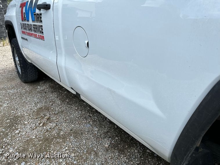 image for item NQ9314 2017 GMC Sierra 2500HD  pickup truck