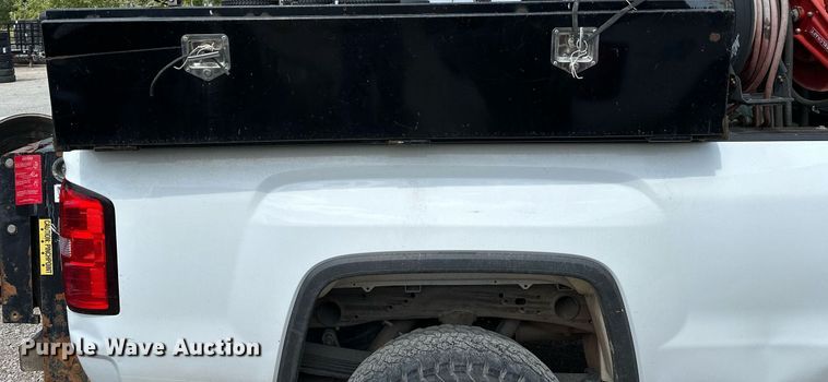 image for item NQ9314 2017 GMC Sierra 2500HD  pickup truck