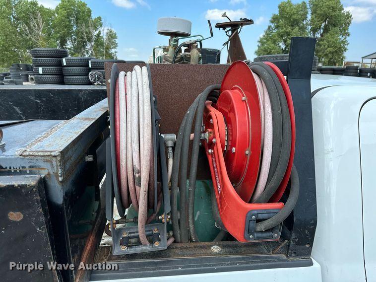 image for item NQ9314 2017 GMC Sierra 2500HD  pickup truck