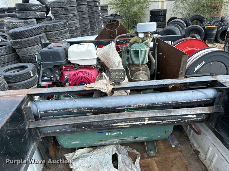 image for item NQ9314 2017 GMC Sierra 2500HD  pickup truck