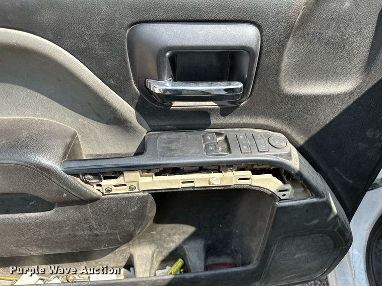 image for item NQ9314 2017 GMC Sierra 2500HD  pickup truck