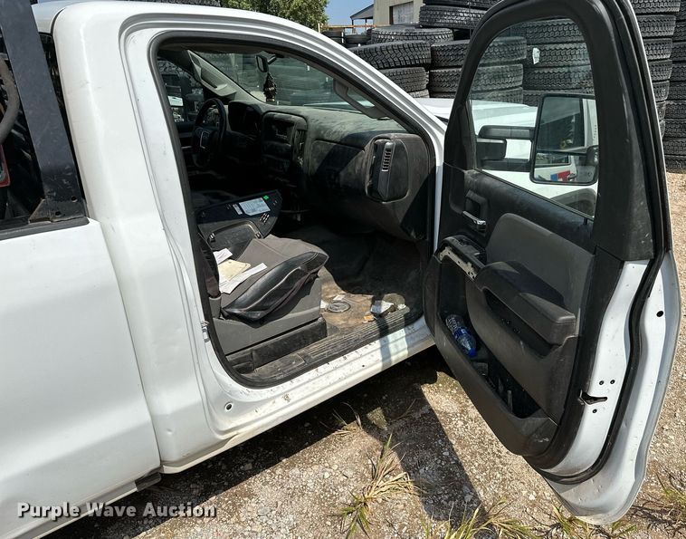 image for item NQ9314 2017 GMC Sierra 2500HD  pickup truck