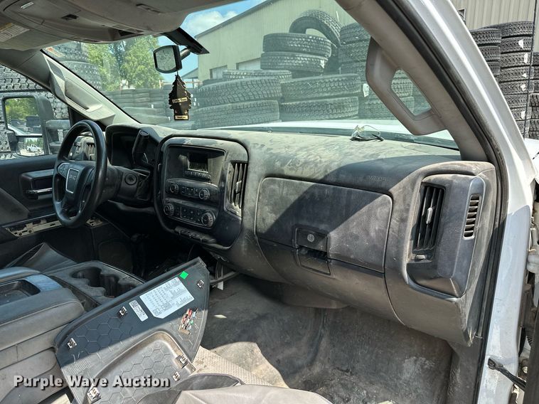 image for item NQ9314 2017 GMC Sierra 2500HD  pickup truck