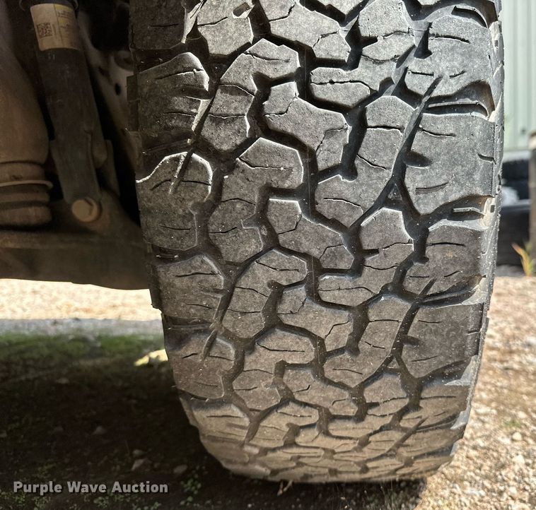 image for item NQ9314 2017 GMC Sierra 2500HD  pickup truck