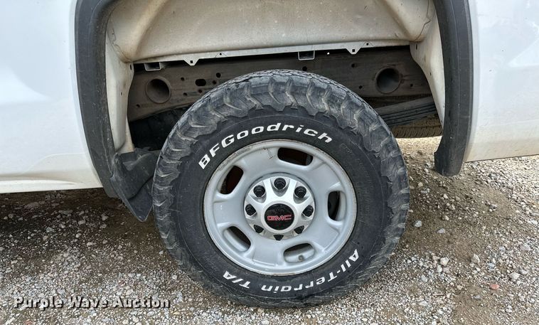 image for item NQ9314 2017 GMC Sierra 2500HD  pickup truck