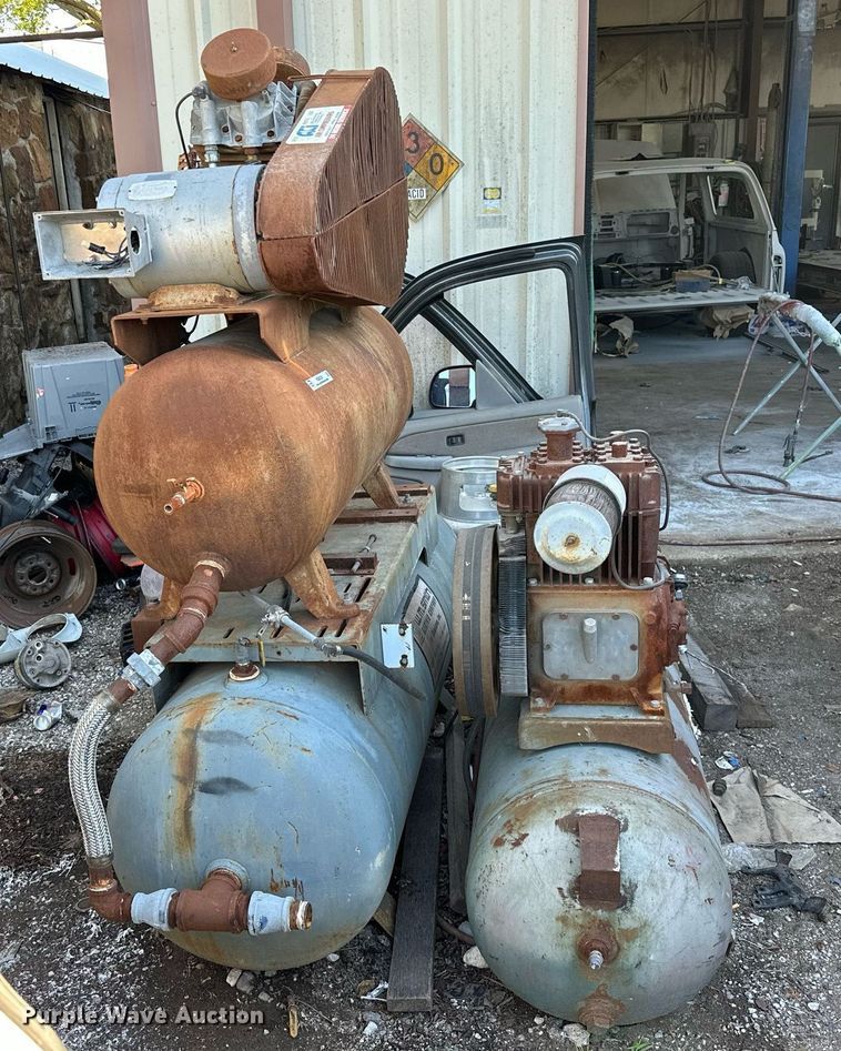 (2) air compressors in Tulsa, OK Item NQ9329 sold Purple Wave