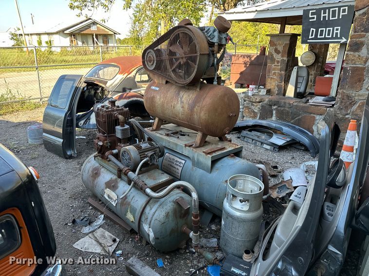 image for item NQ9329 (2) air compressors