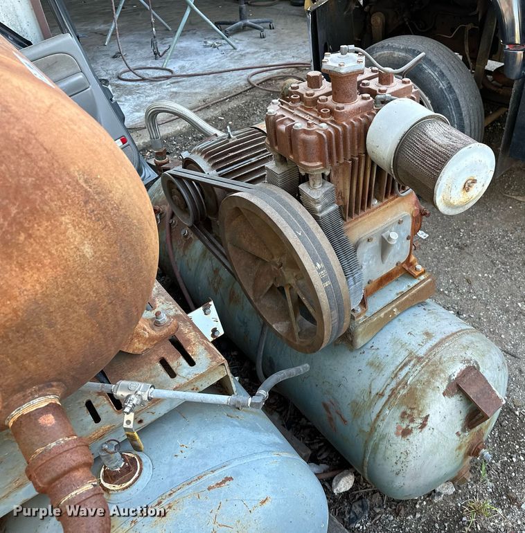 image for item NQ9329 (2) air compressors