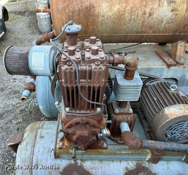 image for item NQ9329 (2) air compressors